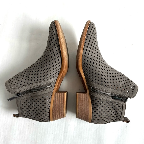 Lucky Brand Basel Double Zip Block Heel Perforated Ankle Booties Dark Stone 7M - Picture 9 of 17